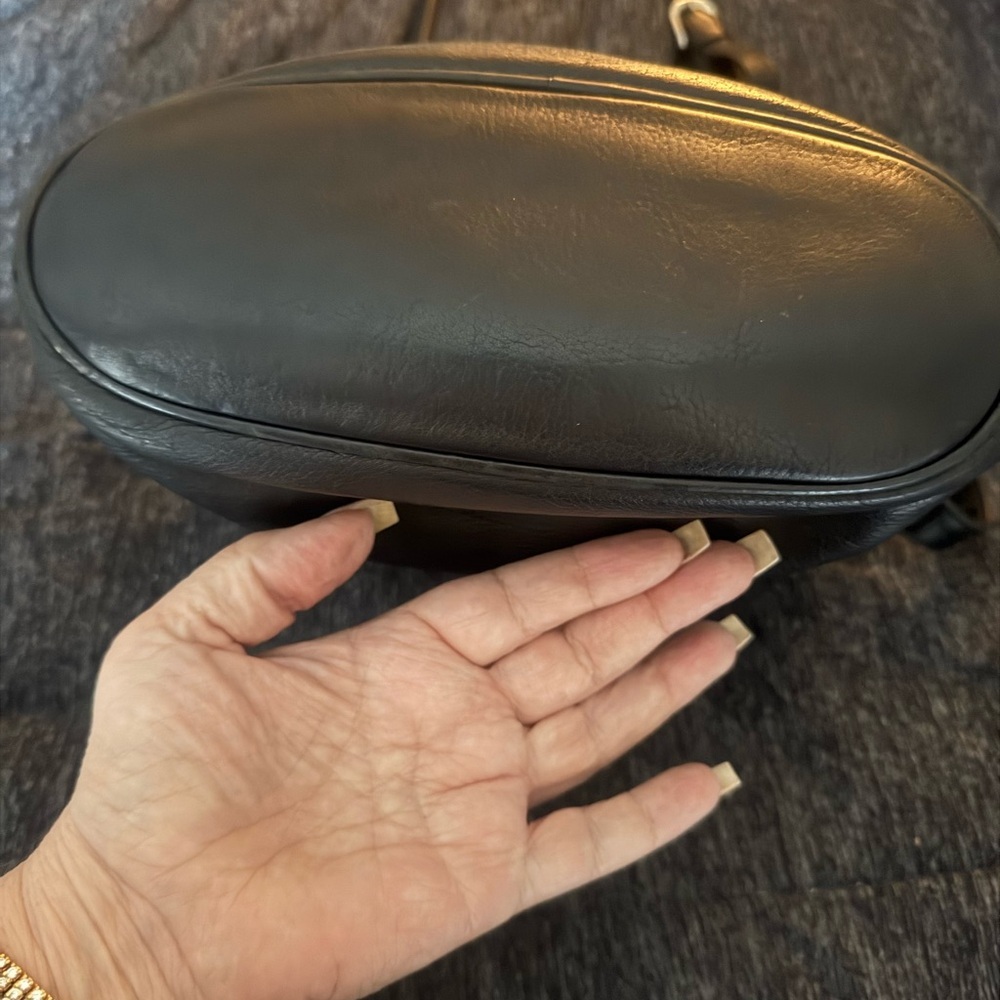 GH Bass & Co Black Napa Leather Crossbody Bag - Picture 4 of 13